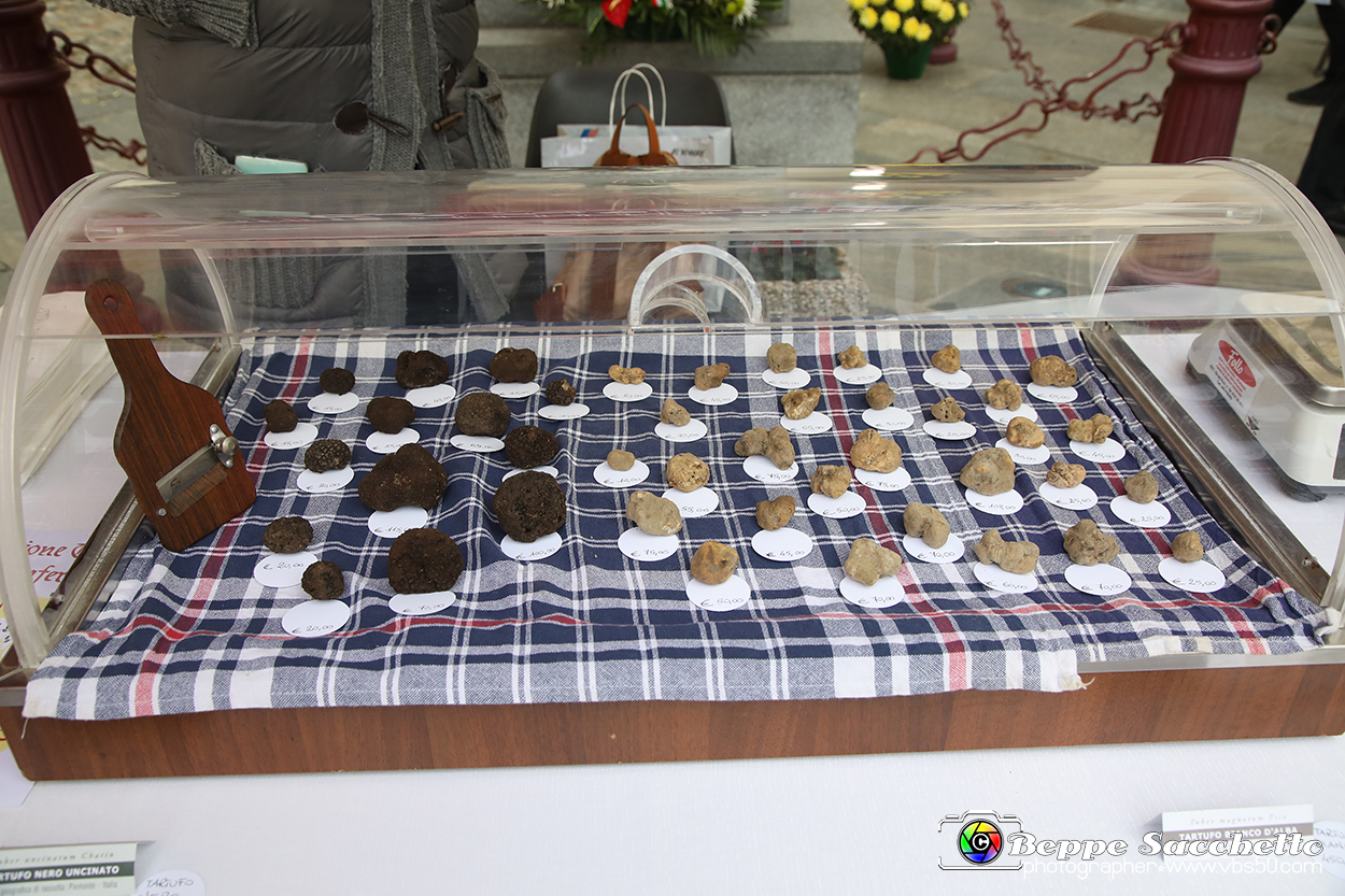 VBS_1387 - Fiera Nazionale del Tartufo e dei Santi 2022.jpg